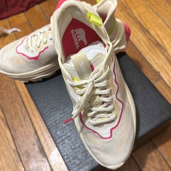 New - Picture 2 of 3